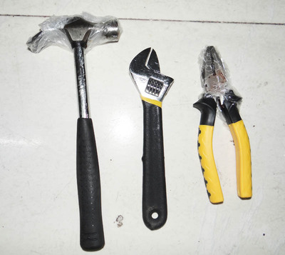 全能搭档 13件套工具套装——户外出游与居家维修的最佳选择